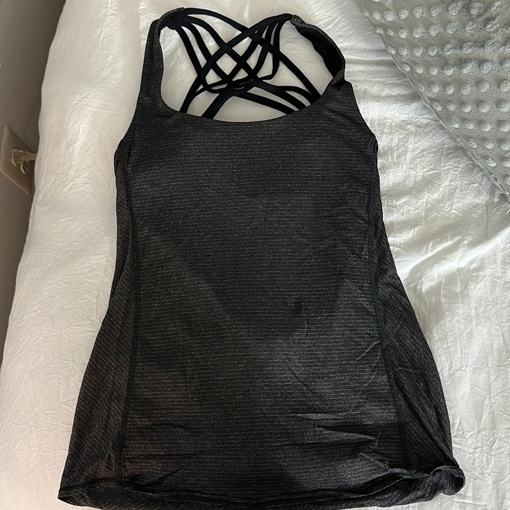 Lululemon top!